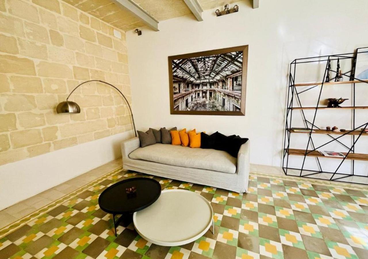 Deluxe One Bedroom Apartment 10 Meters From Valletta Center Exterior photo